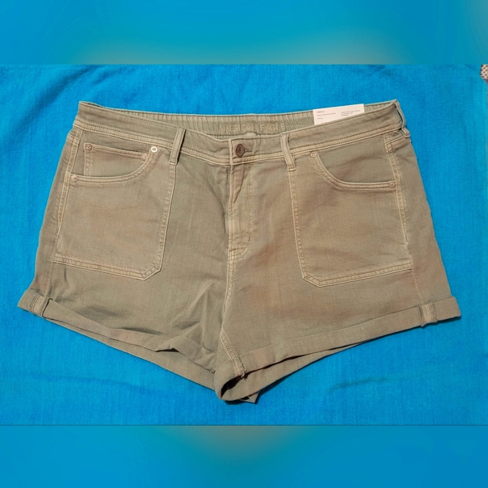 American Eagle Outfitters Dreamy Drape Easy Shortie